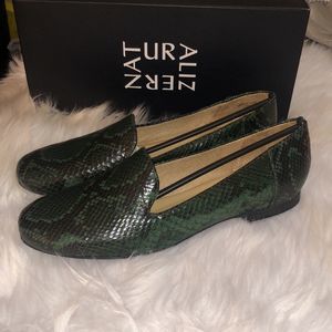 Naturalizer Kit2 Forest Green Snake Flats - NWT 9m